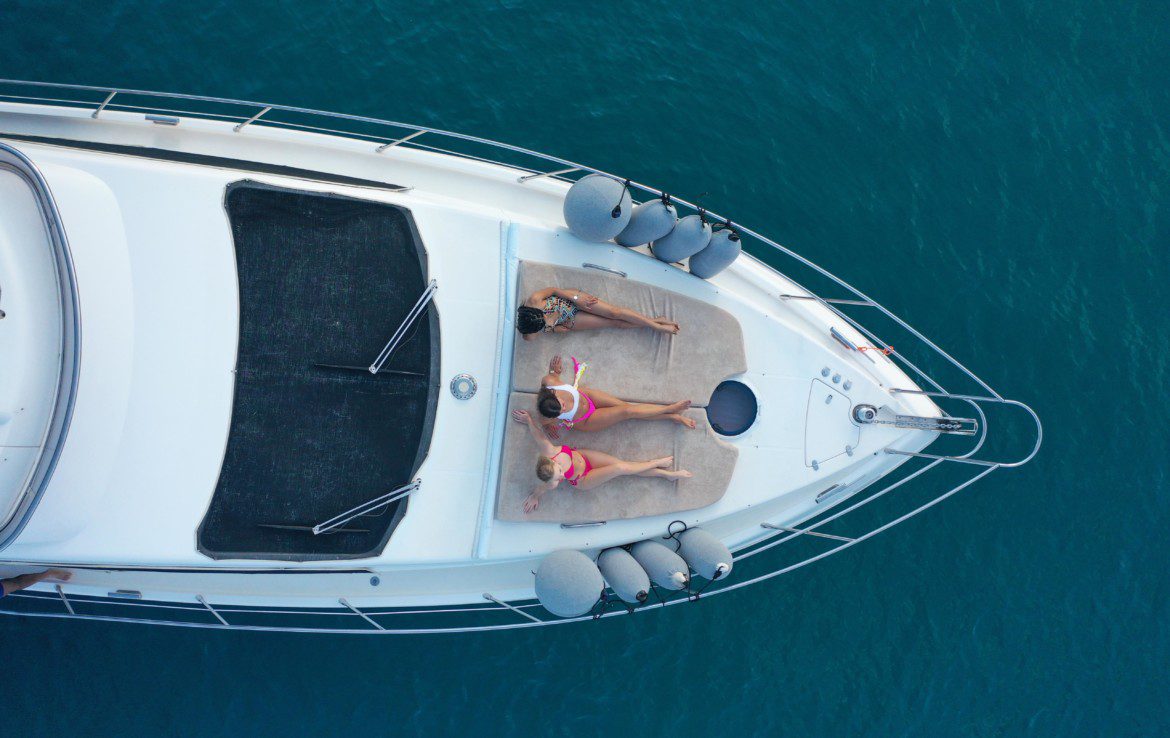 Kemer Yacht Rental 17m Azimut 50 Fly